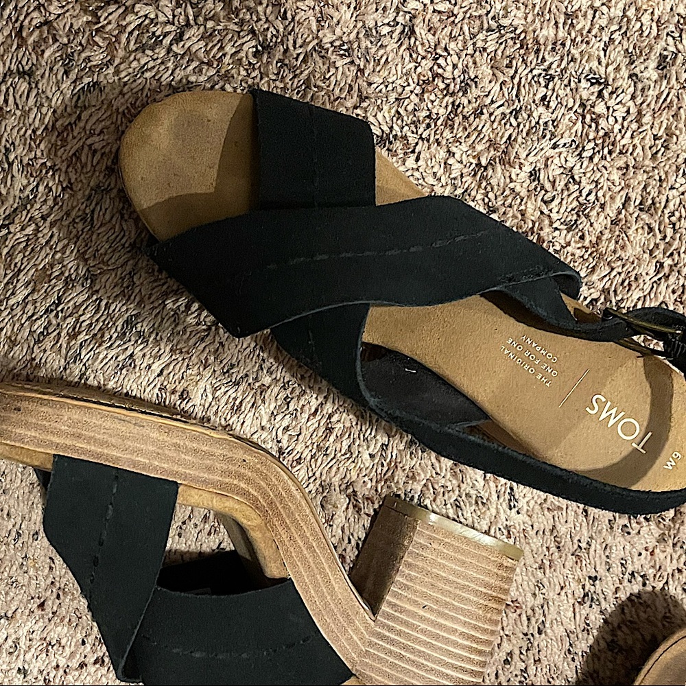 Tom’s, slightly used great condition, size 9